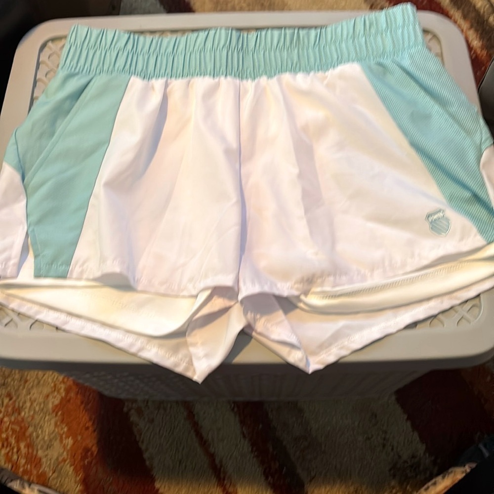 Women’s KSwiss lined shorts medium